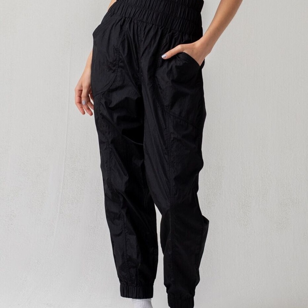 NWOT FREE PEOPLE MOVEMENT THE WAY HOME JOGGERS SIZE M - Picture 5 of 7